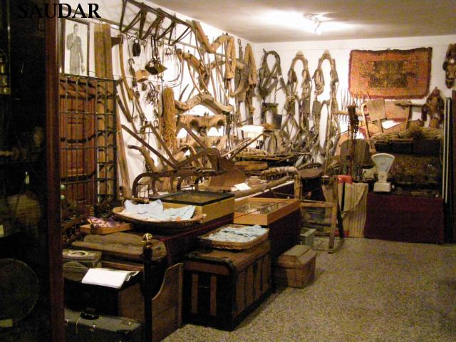 SALA III - EXPOSICI�N DE ARTES Y COSTUMBRES POPULARES "JOS� MAR�A BALBOA RUIZ" - . 