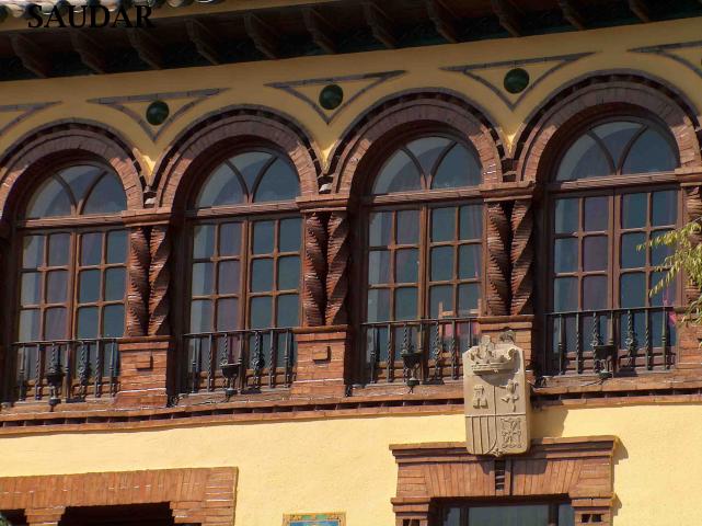 EDIFICIOS Y ESPACIOS SINGULARES - EDIFICIOS Y ESPACIOS SINGULARES. Detalle fachada Ayuntamiento de Jdar